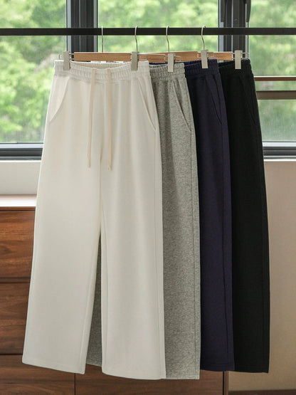 26 Loose straight-leg pants